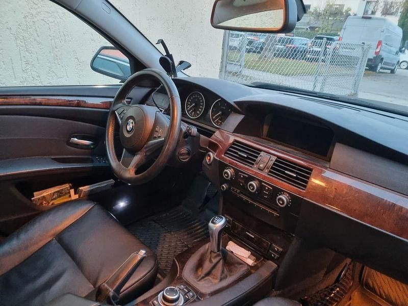 Gebraucht BMW 520 177 PS (130 kW) 2010 Grau Kombi