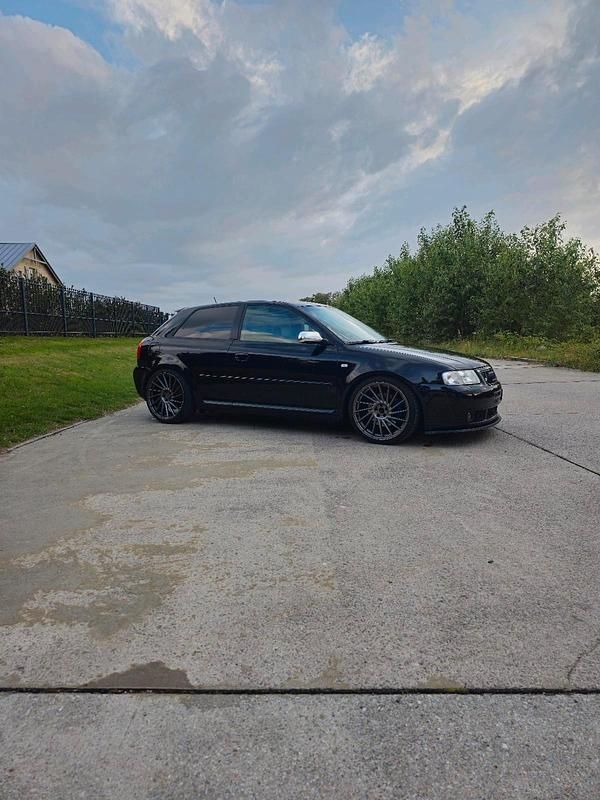 Second-hand Audi S3 250 CP (183 kW) 2000 Negru Hatchback