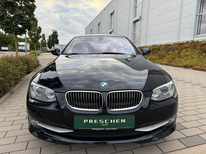 Gebraucht BMW 330 Sport Line 272 PS (200 kW) 2011 Schwarz Coupé
