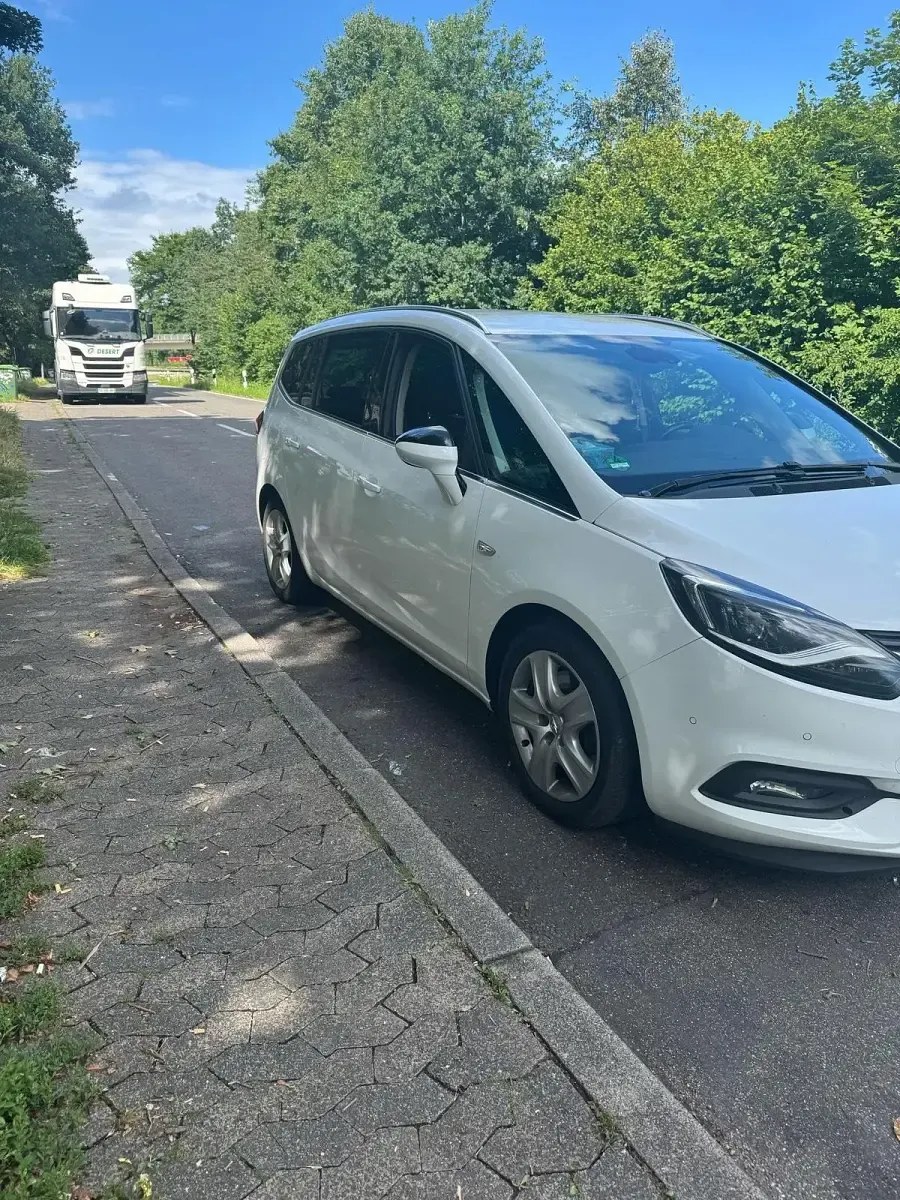 Gebraucht Opel Zafira Tourer 170 PS (125 kW) 2017 Weiß Van / Kleinbus