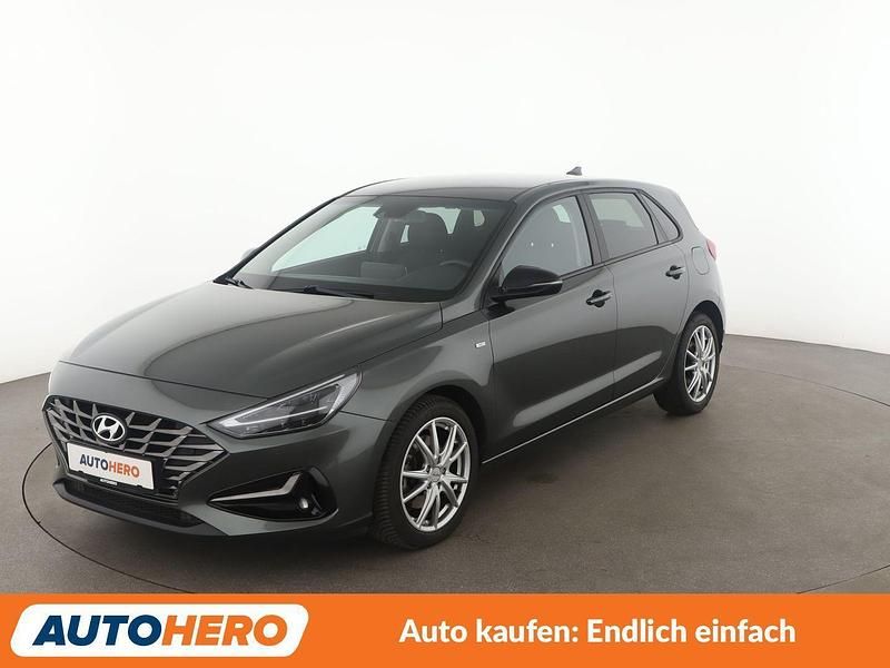 Grau Gebraucht 2021 Hyundai i30 Edition 30+ Limousine | 16.090 € (Guter Preis) - Bild 1/3