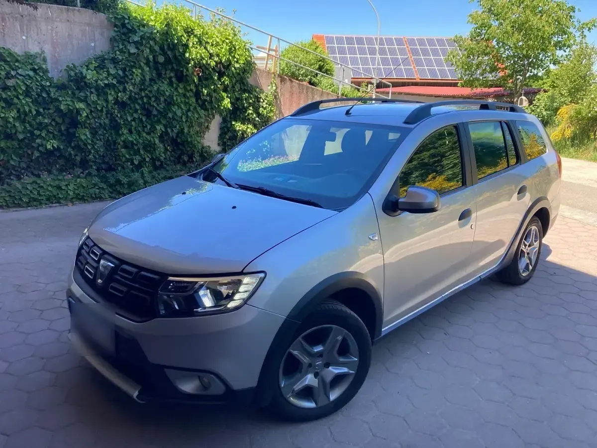 Gebraucht Dacia Logan MCV Stepway 90 PS (66 kW) 2018 Silber Kombi
