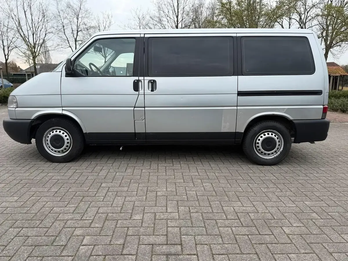 Usado VW T4 102 HP (75 kW) 2002 Prateado Van