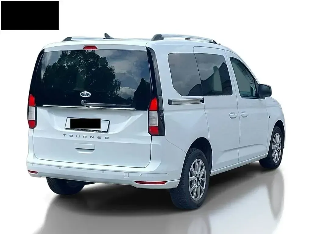 Gebraucht Ford Tourneo Titanium 122 PS (89 kW) 2022 Weiß Van / Kleinbus