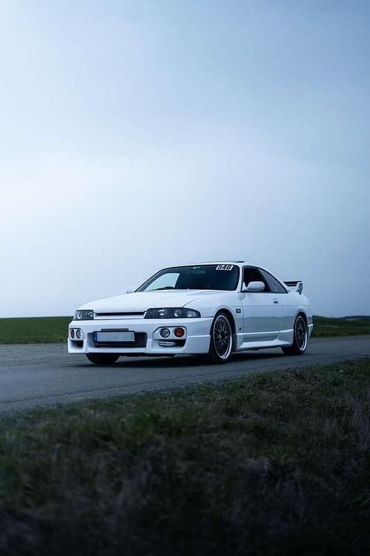 Weiß Gebraucht 2018 Nissan Skyline | 31.000 € - Bild 1/4