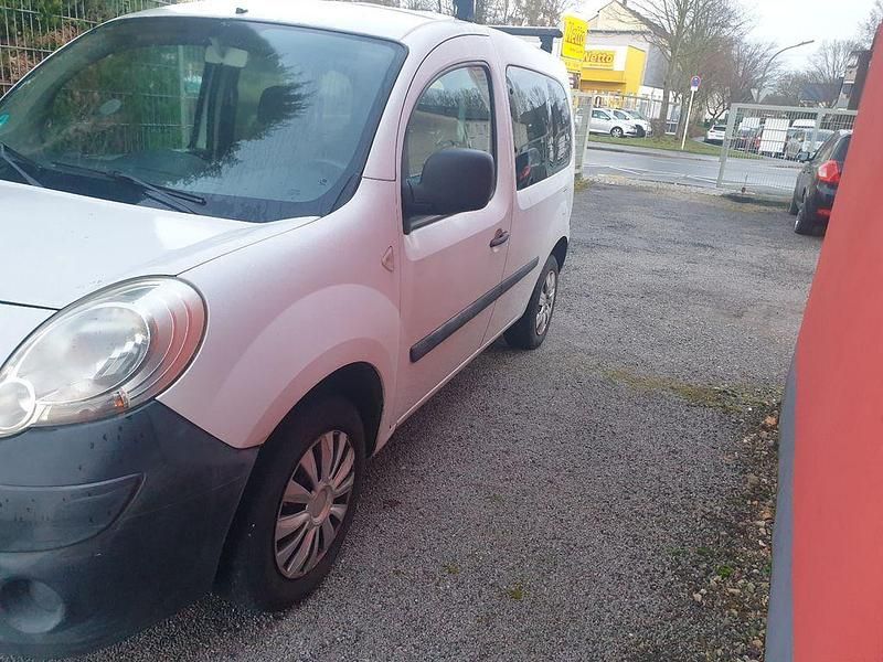 Gebraucht Renault Kangoo Authentique 68 PS (50 kW) 2010 Weiß Van / Kleinbus