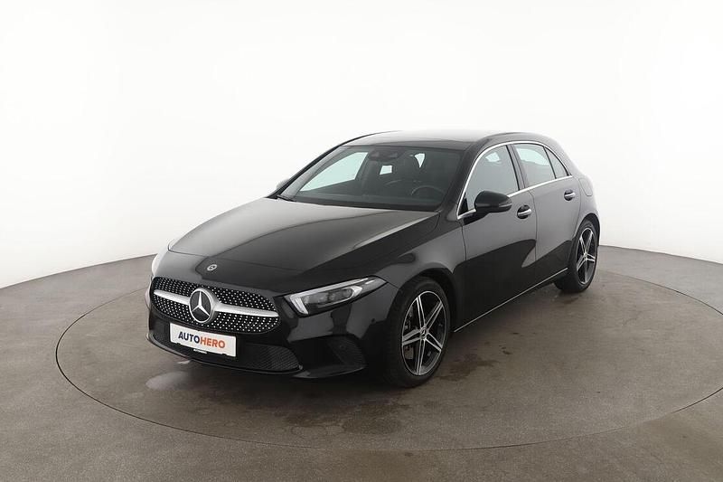Schwarz Gebraucht 2021 Mercedes A250 Kleinwagen | 26.210 € (Guter Preis) - Bild 1/3