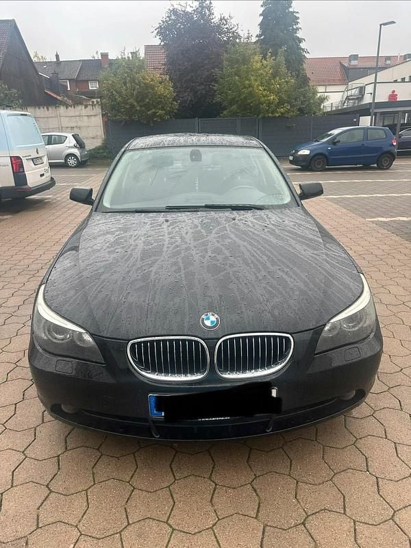 Schwarz Gebraucht 2006 BMW 523 Limousine | 4.699 € (Superpreis) - Bild 1/4