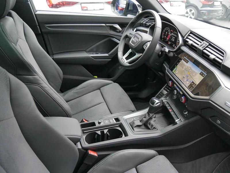 Gebraucht Audi Q3 S-Line 150 PS (110 kW) 2024 Navarrablau metallic SUV