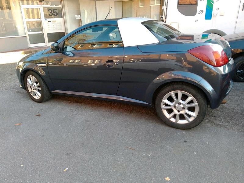 Grau Gebraucht 2006 Opel Tigra Cabrio | 1.400 € (Fairer Preis) - Bild 1/4