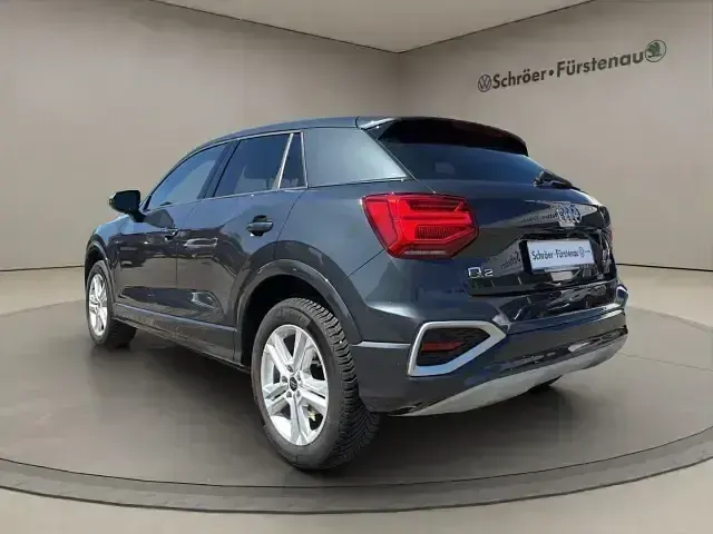 Używany Audi Q2 Advanced 150 KM (110 kW) 2023 Szary SUV