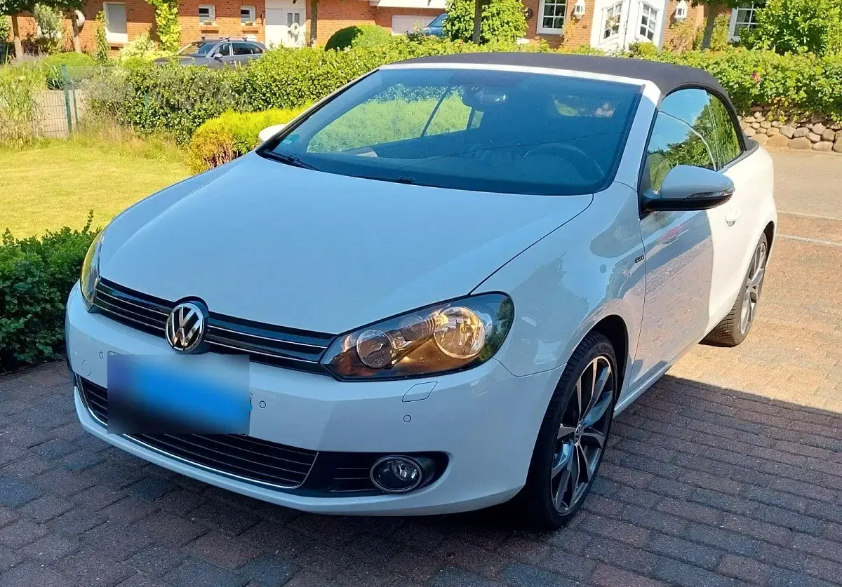 Gebraucht VW Golf Cabriolet Life 105 PS (77 kW) 2014 Weiß Cabrio