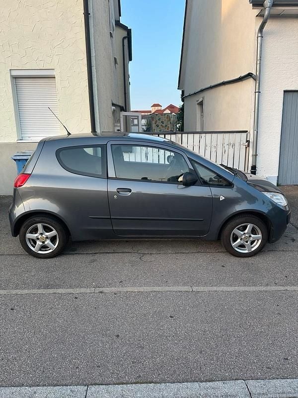 Grau Gebraucht 2007 Mitsubishi Colt Kleinwagen | 1.690 € (Fairer Preis) - Bild 1/4