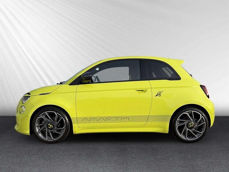 Second-hand Abarth 500 114 kW (155 CP) 2025 Verde Berlinǎ