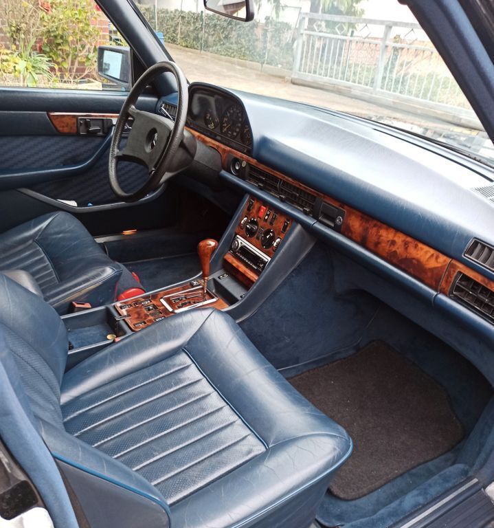 Gebraucht Mercedes 500 252 PS (185 kW) 1990 Schwarz Limousine