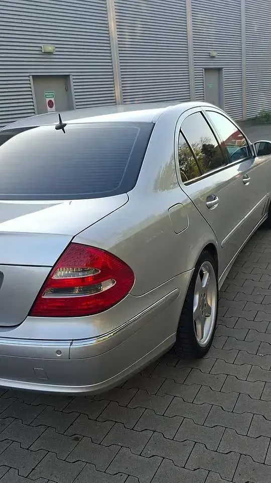 Gebraucht Mercedes E320 Avantgarde 224 PS (164 kW) 2002 Silber Limousine
