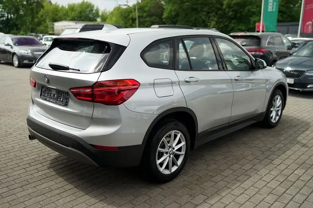 Gebraucht BMW X1 140 PS (102 kW) 2018 Glaciersilber SUV