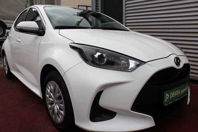 Usado Mazda 2 92 HP (67 kW) 2023 Branco Sedan