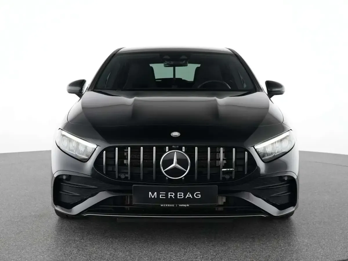 Gebraucht Mercedes A35 AMG Premium 306 PS (225 kW) 2023 Metalliclack kosmosschwarz Limousine