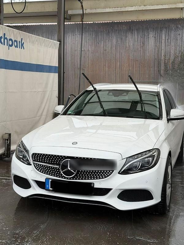 Gebraucht Mercedes C250 204 PS (150 kW) 2015 Weiß Kombi