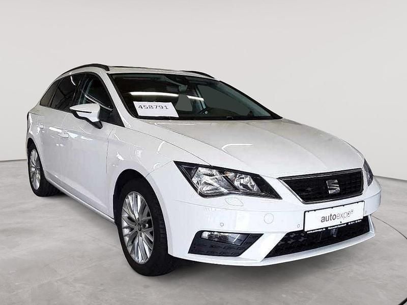 Weiß Gebraucht 2020 Seat Leon ST Style Kombi | 13.590 € (Guter Preis) - Bild 1/4