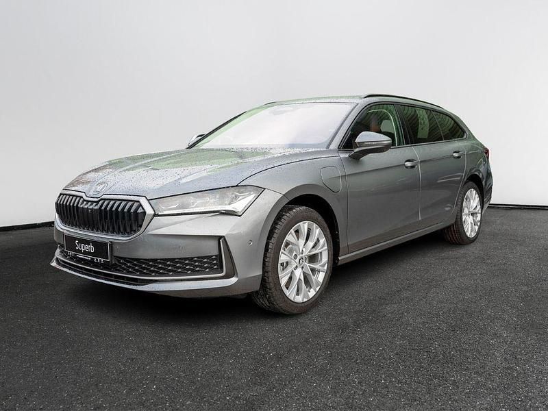 Gebraucht Skoda Superb Selection 204 PS (150 kW) 2024 Grau Kombi