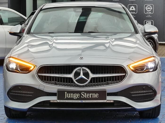 Gebraucht Mercedes C200 Avantgarde 204 PS (150 kW) 2024 Metalliclack hightechsilber Limousine