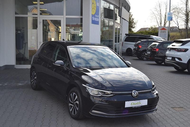 Gebraucht VW Golf VIII Active 150 PS (110 kW) 2022 Schwarz Limousine