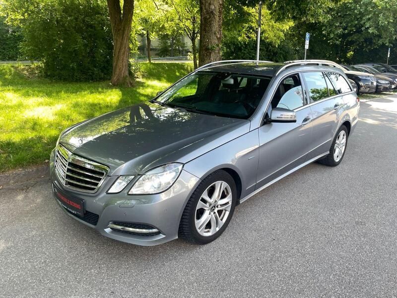 Silber Gebraucht 2011 Mercedes E220 Avantgarde Kombi | 5.900 € (Superpreis) - Bild 1/4