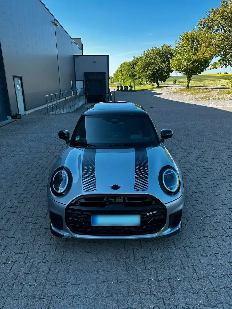 Używany Mini John Cooper Works 204 KM (150 kW) 2024 Srebrny Hatchback