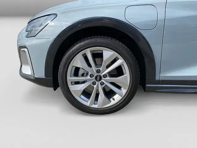 Gebraucht Audi A3 e-tron Ambiente 204 PS (150 kW) 2025 Pfeilgrau perleffekt Kleinwagen
