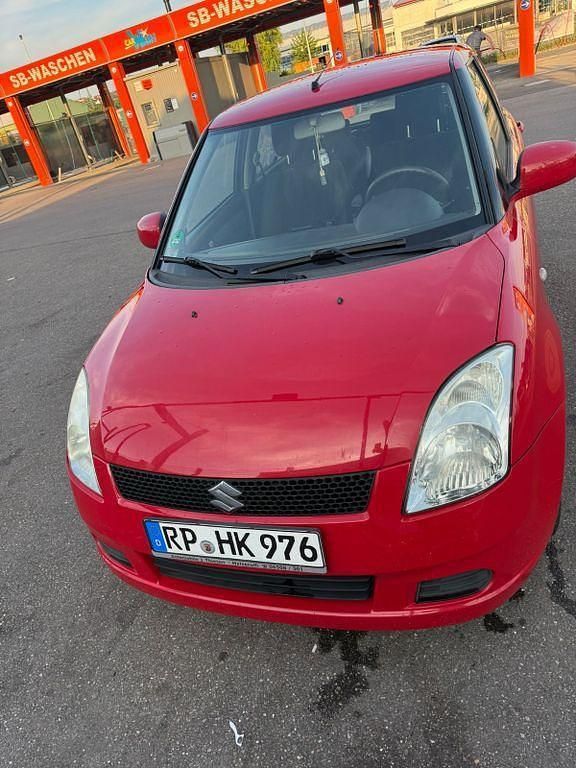 Rot Gebraucht 2006 Suzuki Swift Club Limousine | 1.499 € (Guter Preis) - Bild 1/4