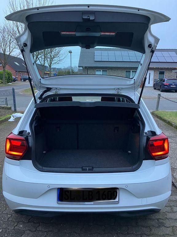 Gebraucht VW Polo Comfortline 95 PS (69 kW) 2018 Weiß Limousine