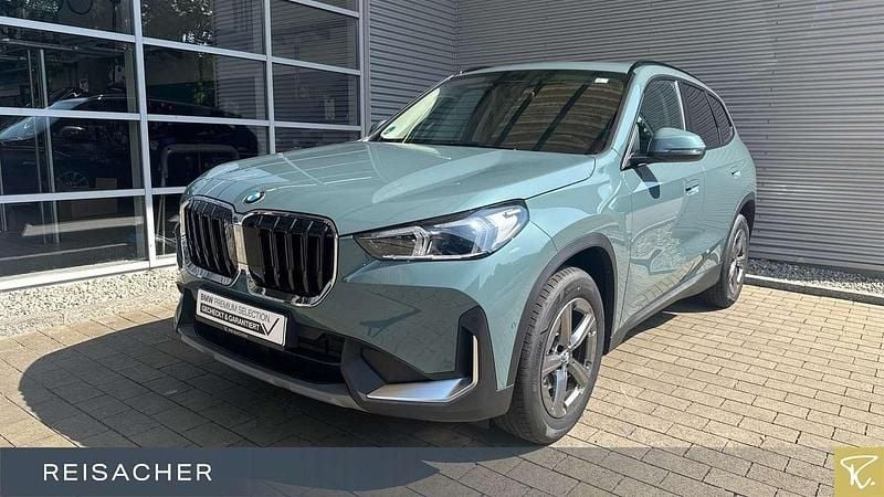 Cape york grün metallic Gebraucht 2024 BMW X1 Efficient Dynamics SUV | 41.299 € (Fairer Preis) - Bild 1/4