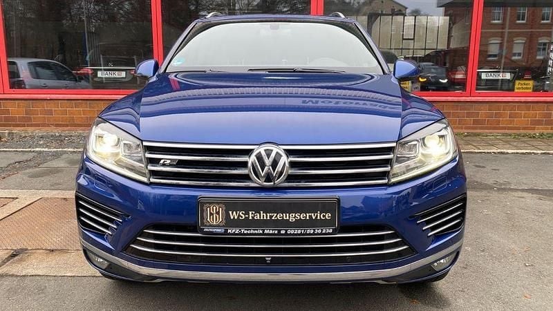 Gebraucht VW Touareg Terrain Tech 262 PS (192 kW) 2015 Blau SUV