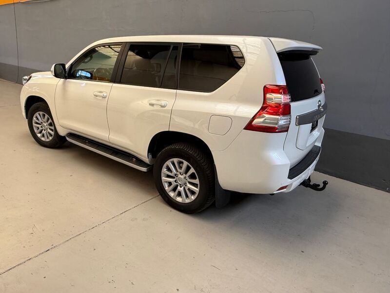 Weiß Gebraucht 2016 Toyota Land Cruiser TEC-Edition SUV | 33.990 € (Superpreis) - Bild 1/4