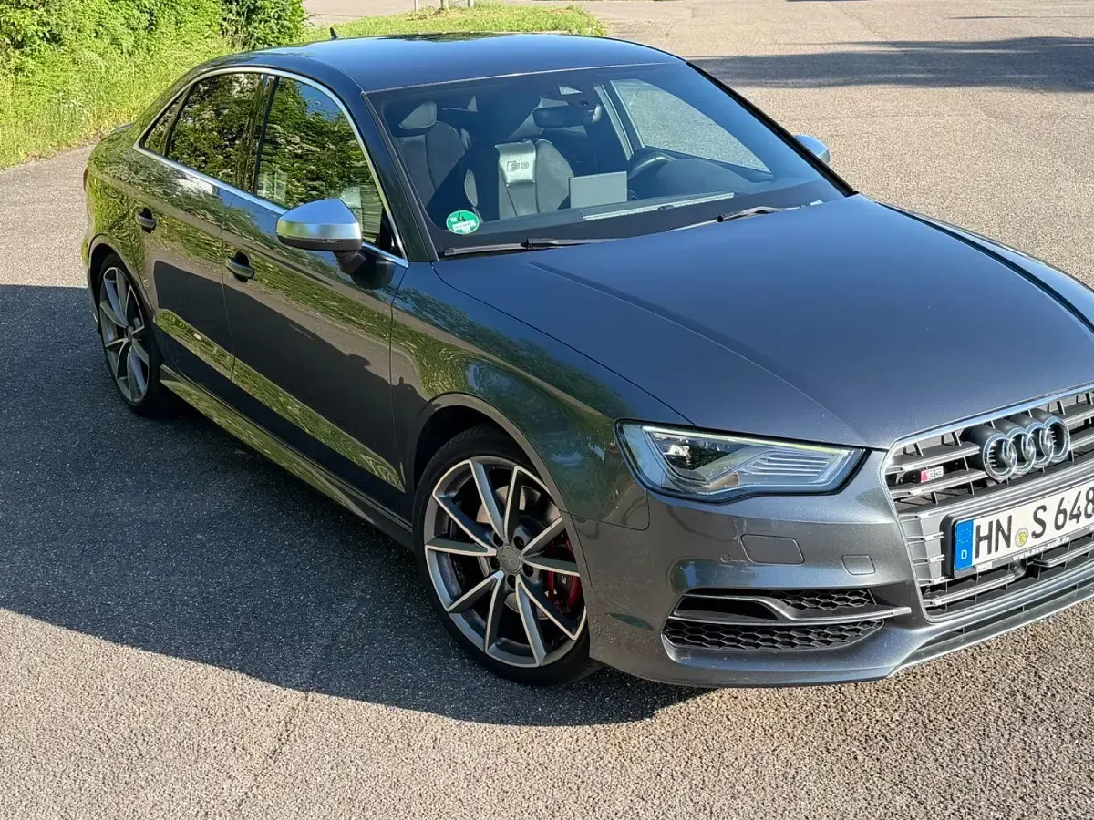 Gebraucht Audi S3 Ambiente 300 PS (220 kW) 2015 Grau Limousine