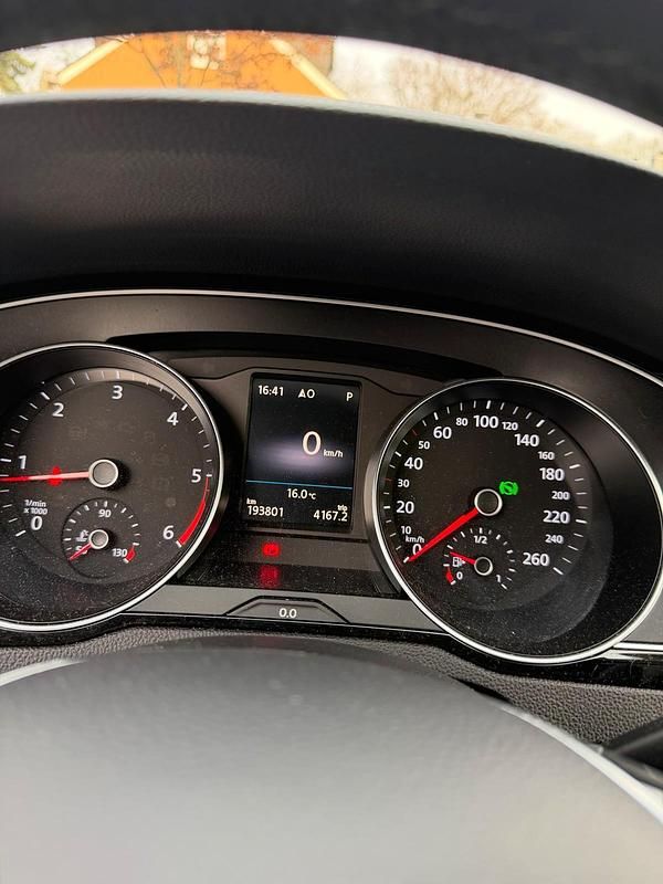 Gebraucht VW Passat 125 PS (91 kW) 2016 Blau Kombi