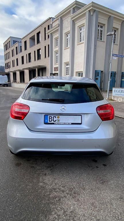 Gebraucht Mercedes A180 Style 122 PS (89 kW) 2015 Silber Limousine