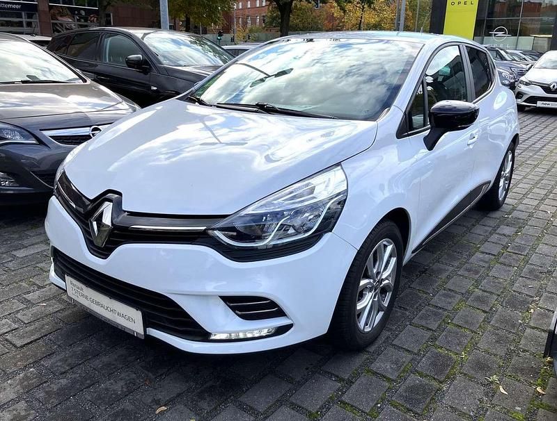 Weiß Gebraucht 2020 Renault Clio V Collection Limousine | 9.998 € (Superpreis) - Bild 1/4