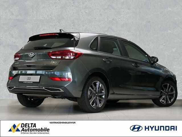 Gebraucht Hyundai i30 Trend 120 PS (88 kW) 2022 Amazon grey / met Limousine