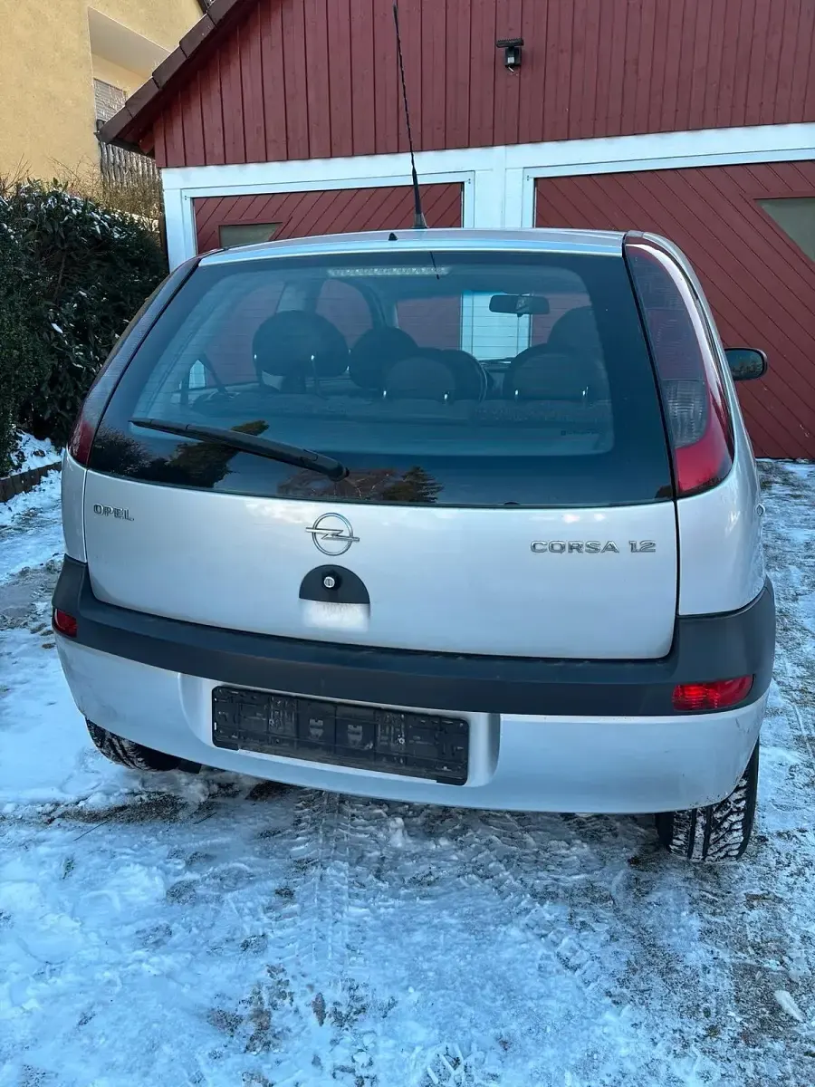 Usata Opel Corsa 75 CV (55 kW) 2002 Argento Utilitaria