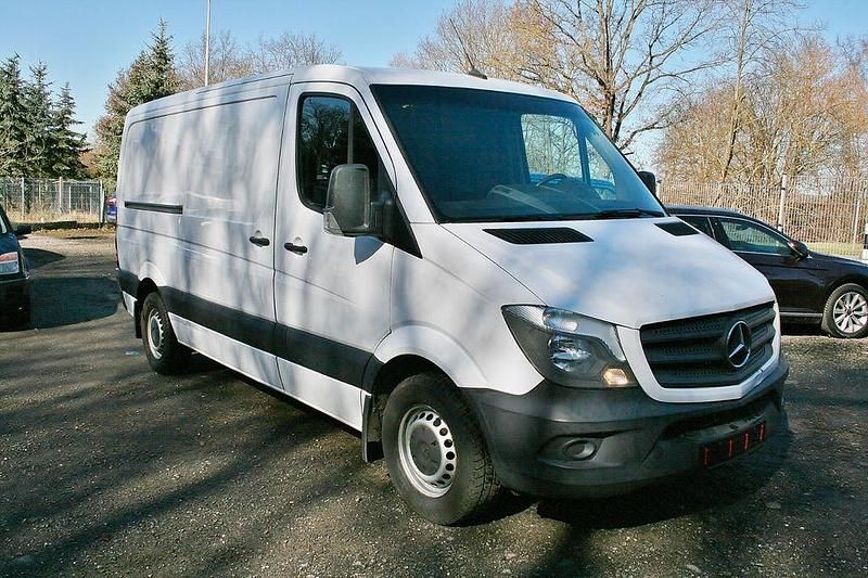 Gebraucht Mercedes Sprinter 143 PS (105 kW) 2018 Arktikweiss Van