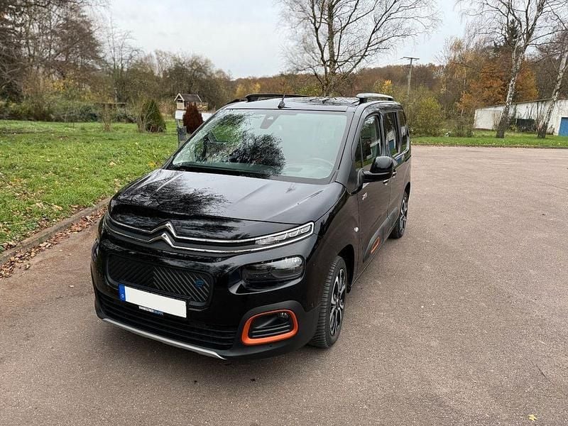 Gebraucht Citroën e-Berlingo Shine 100 kW (136 PS) 2022 Schwarz Van / Kleinbus