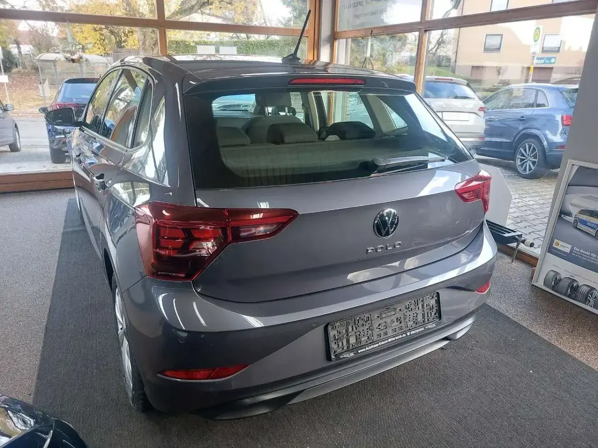 Gebraucht VW Polo Life 95 PS (69 kW) 2023 Grau Limousine