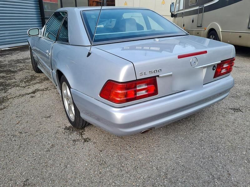 Second-hand Mercedes SL500 2001 Argintiu Cabrio