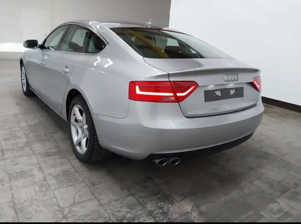 Gebraucht Audi A5 Sportback Comfort 136 PS (100 kW) 2016 Silber Kleinwagen