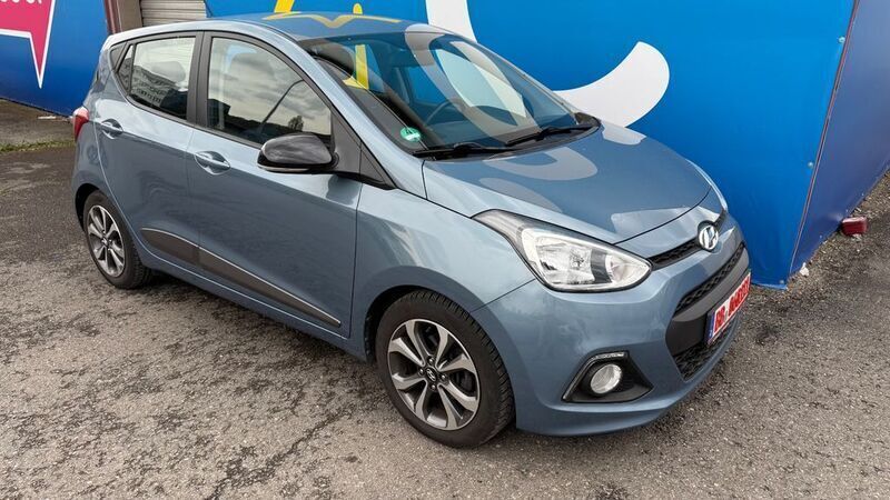 Gebraucht Hyundai i10 Edition 87 PS (63 kW) 2014 Blau Kleinwagen