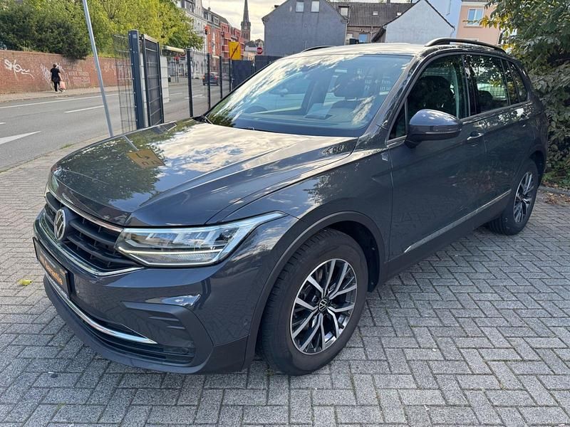 Grau Gebraucht 2021 VW Tiguan SUV | 20.999 € (Superpreis) - Bild 1/4
