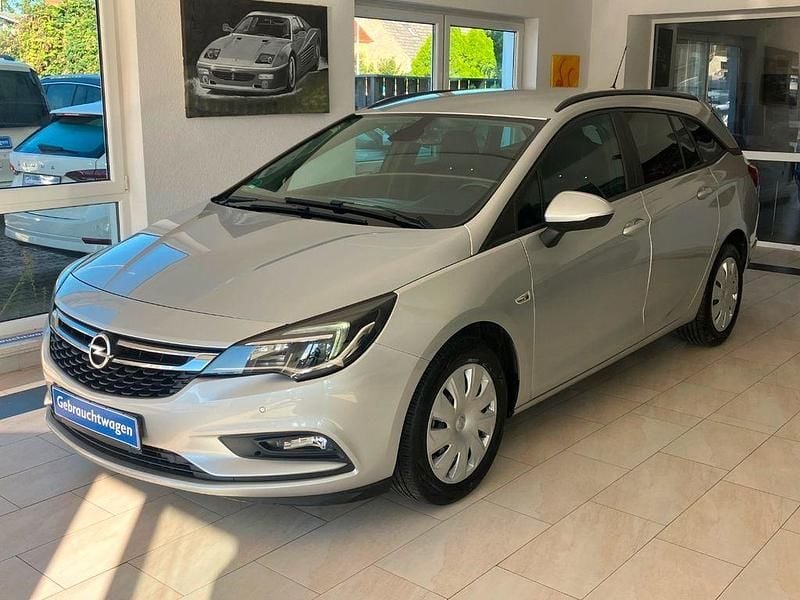Argonsilber (metallic) Gebraucht 2018 Opel Astra Business Kombi | 8.990 € (Superpreis) - Bild 1/4